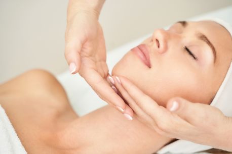 Top Reasons to Book a Jowl Dermal Treatment Consultation in Melbourne